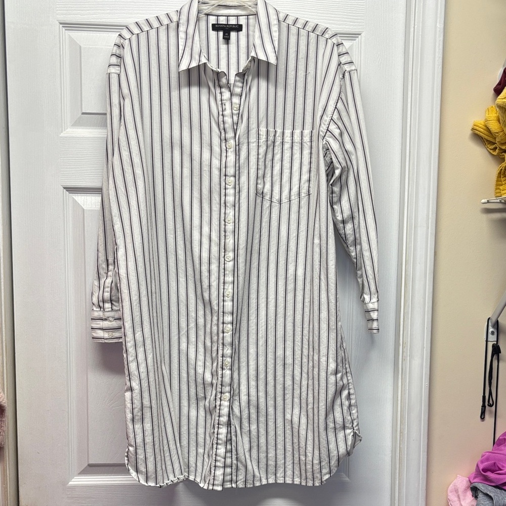 Banana Republic Striped White, Gray and Black Shirt Dress Medium